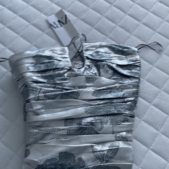 𝗡𝗪𝗧 𝗭𝗮𝗿𝗮 • Draped Dress W/Metallic Thread - Picture 14 of 15